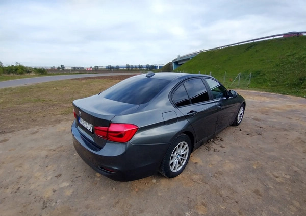 BMW Seria 3 cena 59800 przebieg: 186000, rok produkcji 2017 z Kamieńsk małe 211